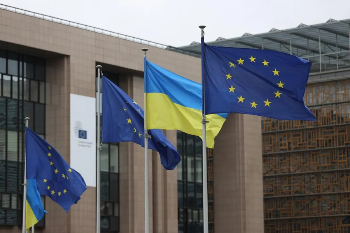 Председатель Европейского совета Антониу Кошта сообщил, что Европейский союз усиливает давление на Россию и расширяет поддержку Украины в рамках стратегии достижения «справедливого и устойчивого мира».