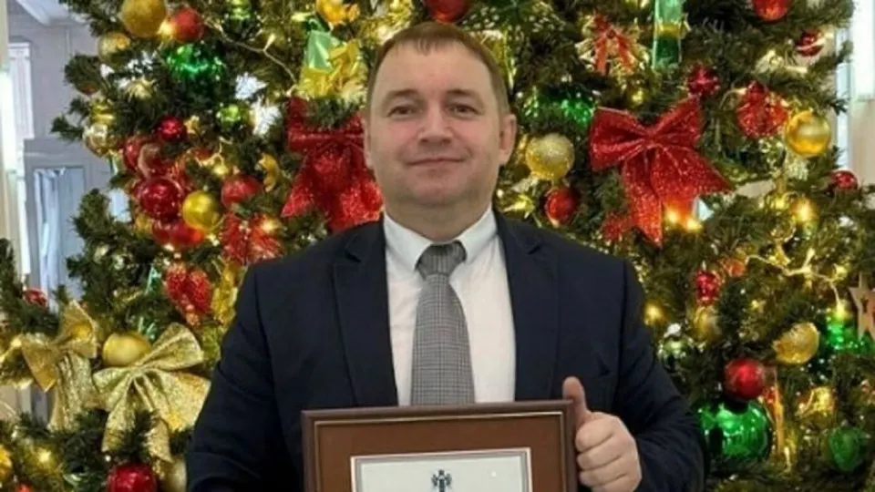 В Новосибирской области при загадочных обстоятельствах скончался начальник отдела противоэпизоотических и карантинных мероприятий управления ветеринарии. Правоохранители проводят проверку; это произошло на фоне массового изъятия и уничтожения скота в регионе.