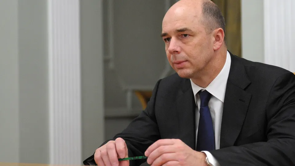 Министерство финансов использует нейросети как подсказку при формировании бюджета, подчеркнул министр Антон Силуанов. Алгоритмы также помогают налоговым и таможенным службам выявлять неплательщиков на фоне рекордного дефицита бюджетов.