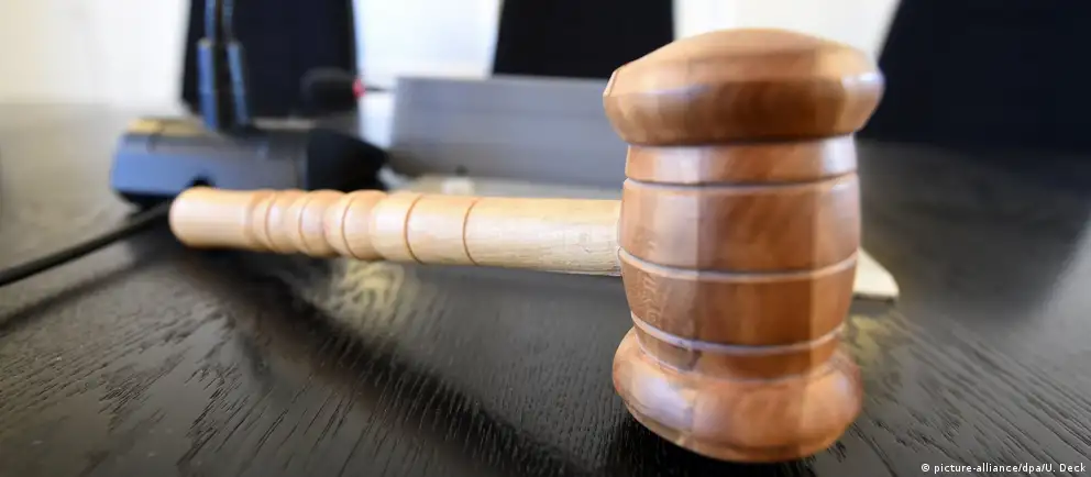Советский районный суд Воронежа назначил 24-летнему Роману Мальцеву год исправительных работ по статье о демонстрации запрещённой символики — следствие усмотрело на фотографии символику так называемого «Международного движения сатанизма». Дело основано на рапорте сотрудника областного центра по противодействию экстремизму.