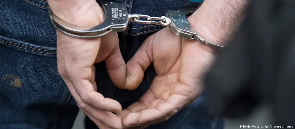 Мировой суд отправил лидера иркутского отделения партии под административный арест и предписал пройти обследование и лечение от наркомании. Активисты заявляют, что ранее взятый анализ, якобы показавший следы наркотиков, не подтвердился в независимой лаборатории.