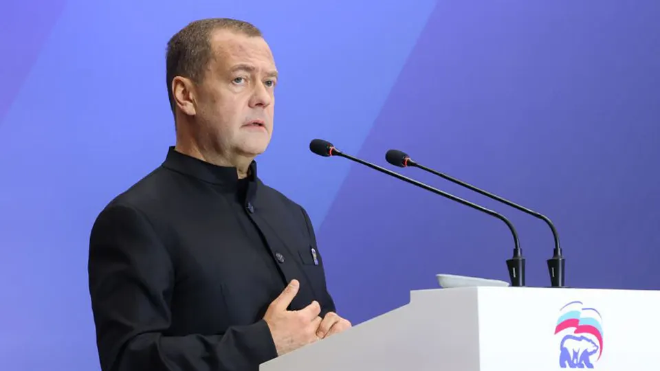 Заместитель главы Совбеза заявил о возможности ядерного апокалипсиса и призвал к готовности, тогда как срок действия СНВ‑III истёк — переговоры о контроле над вооружениями усложнились.