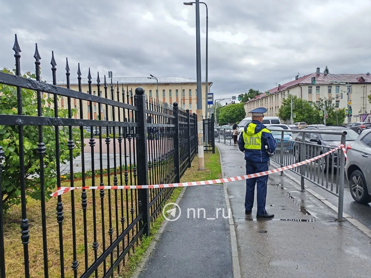 Минобороны сообщает, что ночью над регионами России были сбиты 62 беспилотника. В Нижнем Новгороде здание областного суда получило повреждения; пострадавших, по предварительным данным, нет.