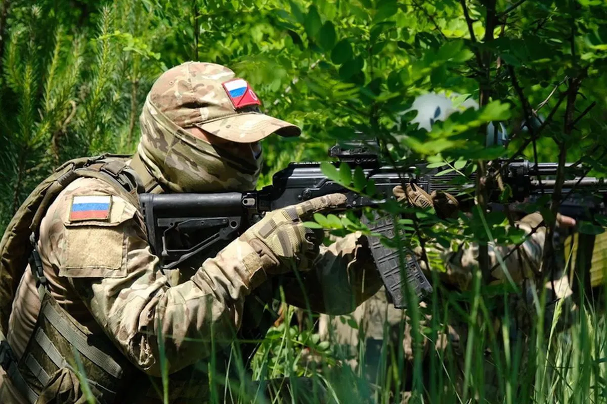 Аналитики Института по изучению войны считают, что амбиции РФ по полному контролю над Донбассом не соответствуют оперативной ситуации: темпы продвижения низкие, украинские укрепления и контратаки существенно затрудняют наступление.