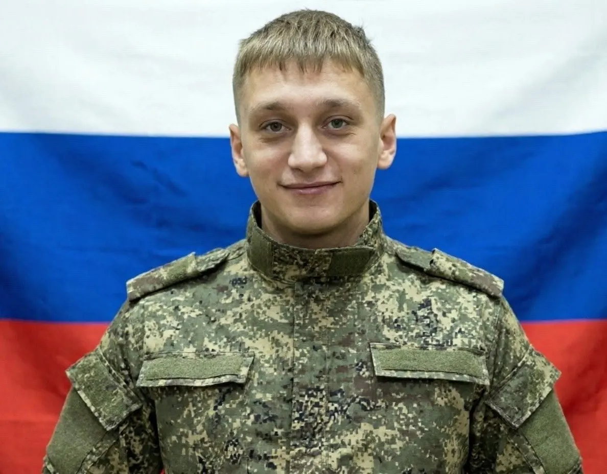 23‑летний Валерий Аверин подписал контракт с Минобороны и погиб под Луганском через три месяца службы — это первый подтверждённый случай среди студентов, привлечённых в новый род войск.