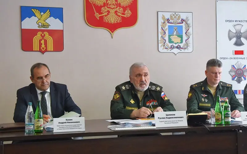 Никулинский районный суд Москвы удовлетворил иск Генпрокуратуры и постановил обратить в доход государства деньги, недвижимость и другое имущество семьи бывшего первого заместителя министра обороны на сумму 5,5 млрд рублей.