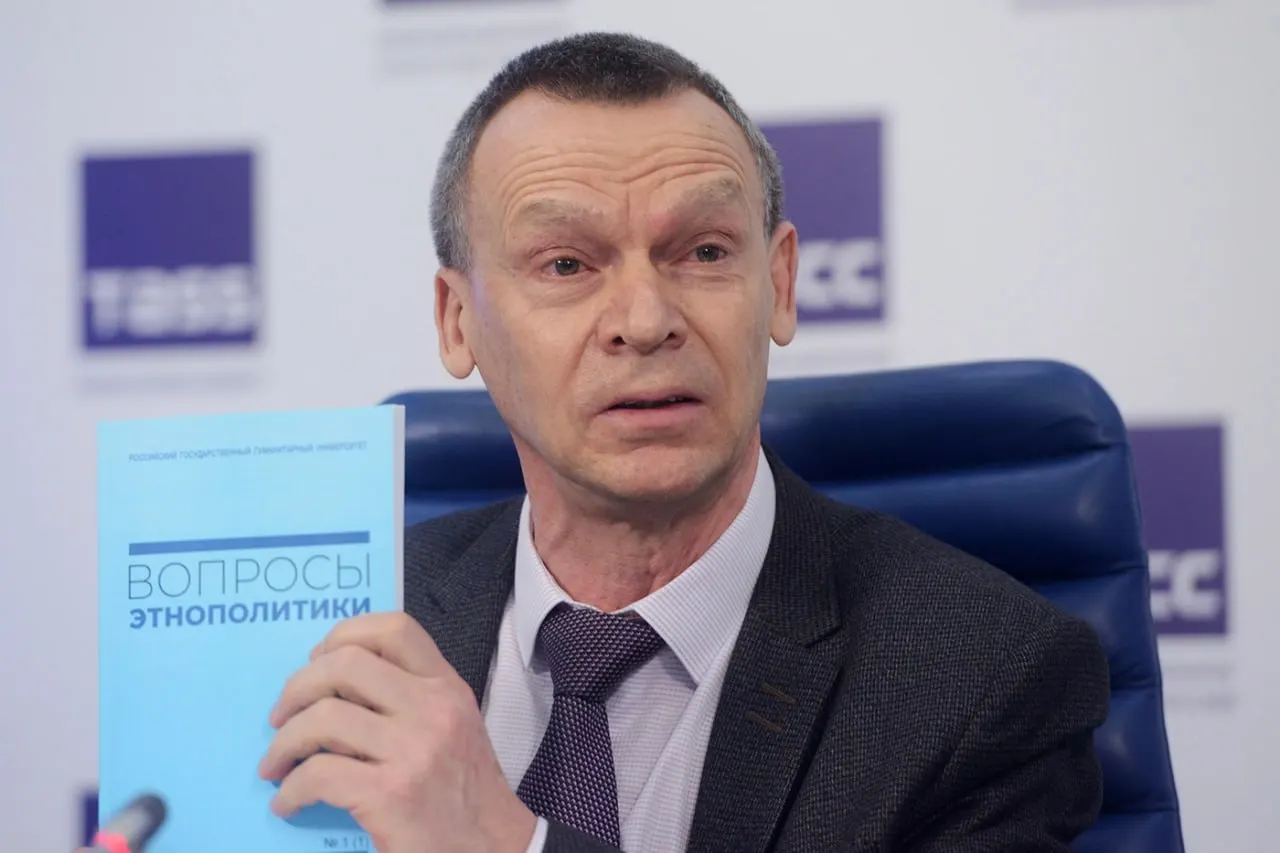 В московском суде допросили бывшего ректора РГГУ: он назвал ролик обвиняемой «ложью и грязной ложью», критиковал её высказывания о ветеранах и оценил спорные исторические утверждения.