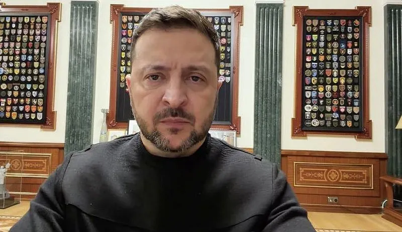 Президент Украины заявил, что разведданные, в том числе от иностранных партнёров, указывают на подготовку Россией удара с применением «Орешника». Украинцам рекомендовано внимательно реагировать на сигналы тревоги и пользоваться укрытиями.