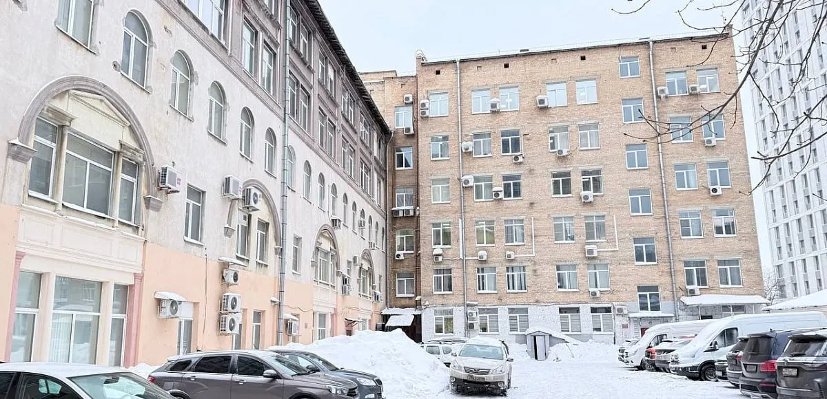 Помещения исторической фабрики, построенной в 1933–1941 годах и отнесённой к выявленным объектам культурного наследия, ушли с торгов предпринимателю Араму Татояну — стоимость сделки составила 446 млн ₽.