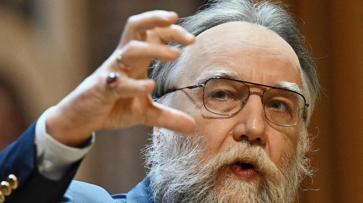 Тверской районный суд Москвы избрал меру пресечения для сотрудницы Института философии РАН по обвинению в мошенничестве. В здании института прошли обыски и допросы; несколько сотрудников отпустили под подписку о невыезде. Обвиняемая свою вину не признаёт. Ранее в учреждении фиксировались конфликты вокруг распределения грантов.