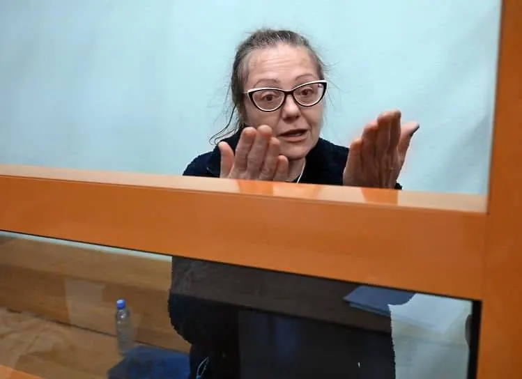 2-й Западный окружной военный суд признал Александру Житенко виновной в вовлечении несовершеннолетних в деятельность террористической организации; суд назначил 19 лет лишения свободы и штраф 800 тыс. рублей.