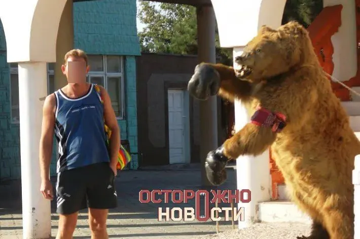 Замоскворецкий районный суд Москвы назначил 15 суток административного ареста охраннику Минюста: следствие заявляет, что он пронёс в здание сумку с листовками, сам обвиняемый вину отвергает.