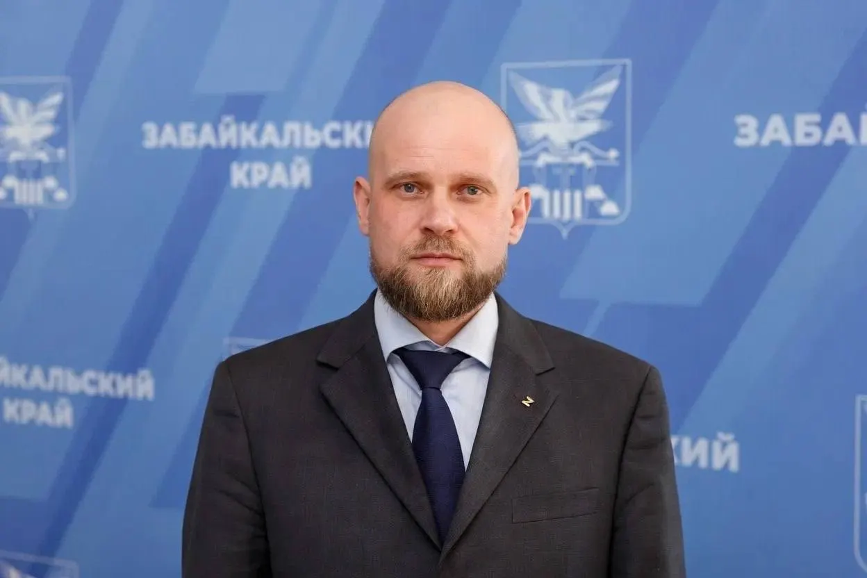 Алексей Юсупов покинул пост главы министерства жилищно‑коммунального хозяйства Забайкальского края по собственному желанию. Временно исполняющим обязанности министра стал Андрей Чибисов — краткая биография и основные этапы карьеры.