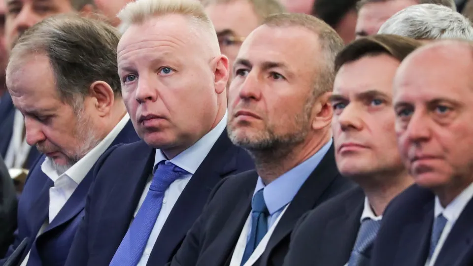 Российский союз промышленников и предпринимателей предложил запретить публикацию в сети судебных актов и данных о сторонах дел по искам, связанным с санкциями. Инициатива поддержана Минюстом, но вызывает возражения Минэкономразвития; обсуждается также налоговый эффект таких решений.