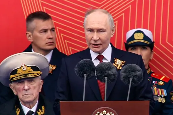 Канцлер Германии Фридрих Мерц выразил недовольство поездкой премьер‑министра Словакии Роберта Фицо в Москву на 9 мая. В ответ официальный представитель МИД России Мария Захарова процитировала события Второй мировой и резко отреагировала на критику.