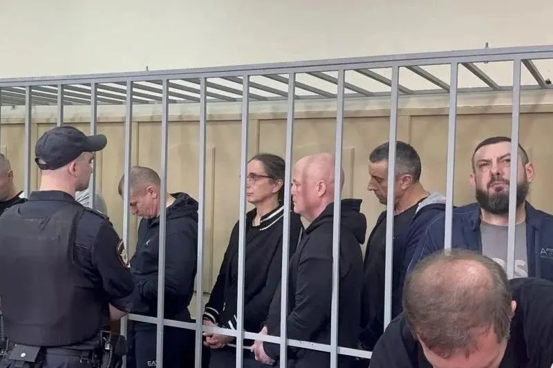 Кузьминский райсуд Москвы признал виновными девять руководителей газовой отрасли Краснодарского края в создании организованного сообщества и получении взяток свыше 166 млн рублей. Наибольшие сроки — 21 и 20 лет строгого режима.