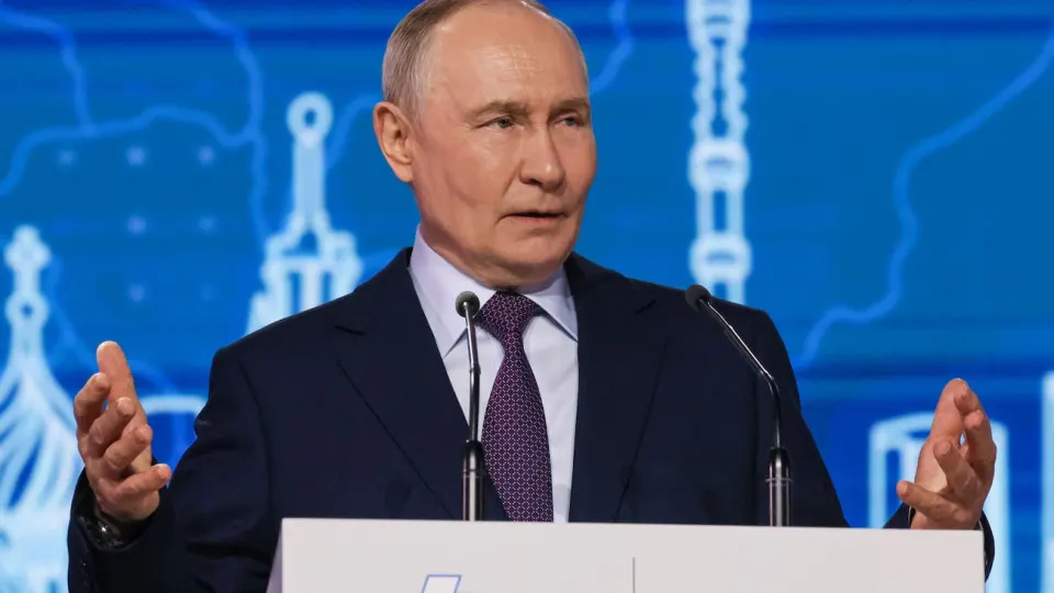 Президент призвал активнее трудоустраивать участников операции в оборонные и промышленные предприятия, отмечая их опыт и роль в укреплении технологического суверенитета и производстве критически важной продукции.