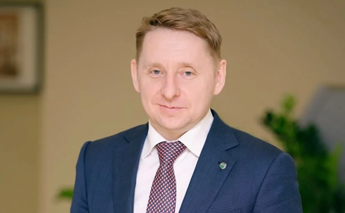 Министерство финансов США объявило о снятии санкций с бывшего замглавы правления «Сбера» Сергея Мальцева и с Ольги Райкес, уроженки Екатеринбурга. Райкес связывают с фэмили-офисом Confideri и австрийской компанией Vend Ore GmbH; последняя остаётся в санкционных списках, но теперь указана в связке с другим человеком — Маратом Савеловым, также включённым в списки.