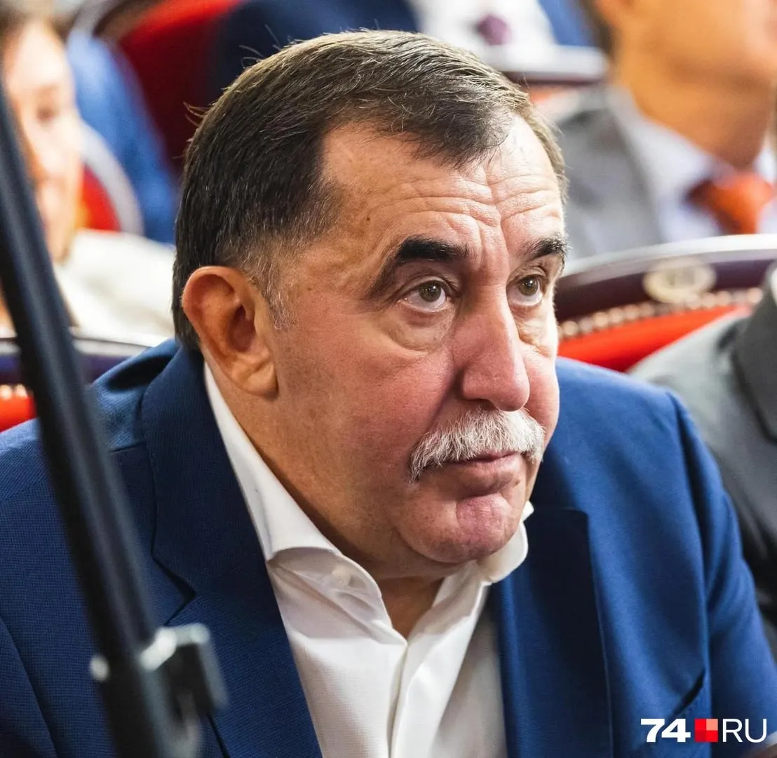 Бывший гендиректор «Трест Магнитострой» и «Гринфлайт» самостоятельно подал заявление о банкротстве; суд ввёл реструктуризацию долгов и процедуру реализации имущества до 3 декабря 2026 года.