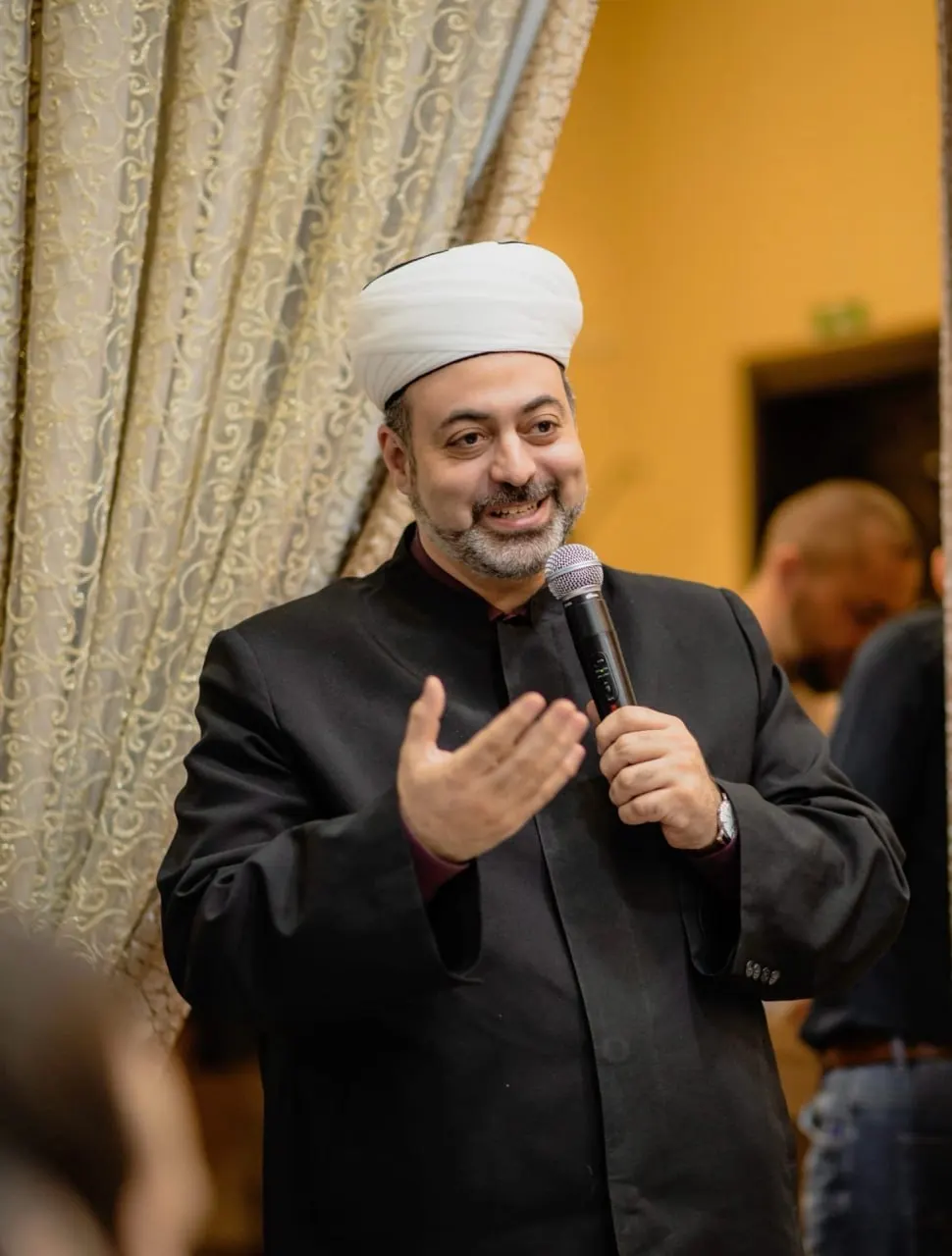 Московский суд поместил в следственный изолятор бывшего муфтия Карелии Висама Бардвила после серии административных арестов; его задержали в Шереметьево и обвиняют по более тяжкой статье.