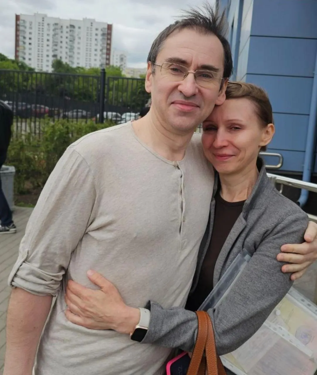 Суд заменил содержание под стражей на домашний арест для журналиста Олега Ролдугина по делу о неправомерном доступе к компьютерной информации. Ранее он находился в СИЗО с 9 апреля.