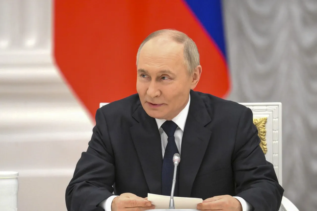 Президент заявил, что Россия сможет «сровнять с землёй» тех, кто попытается уничтожить базы ПВО в Калининградской области — ответ прозвучал после слов главы МИД Литвы о возможной атаке на российские объекты.
