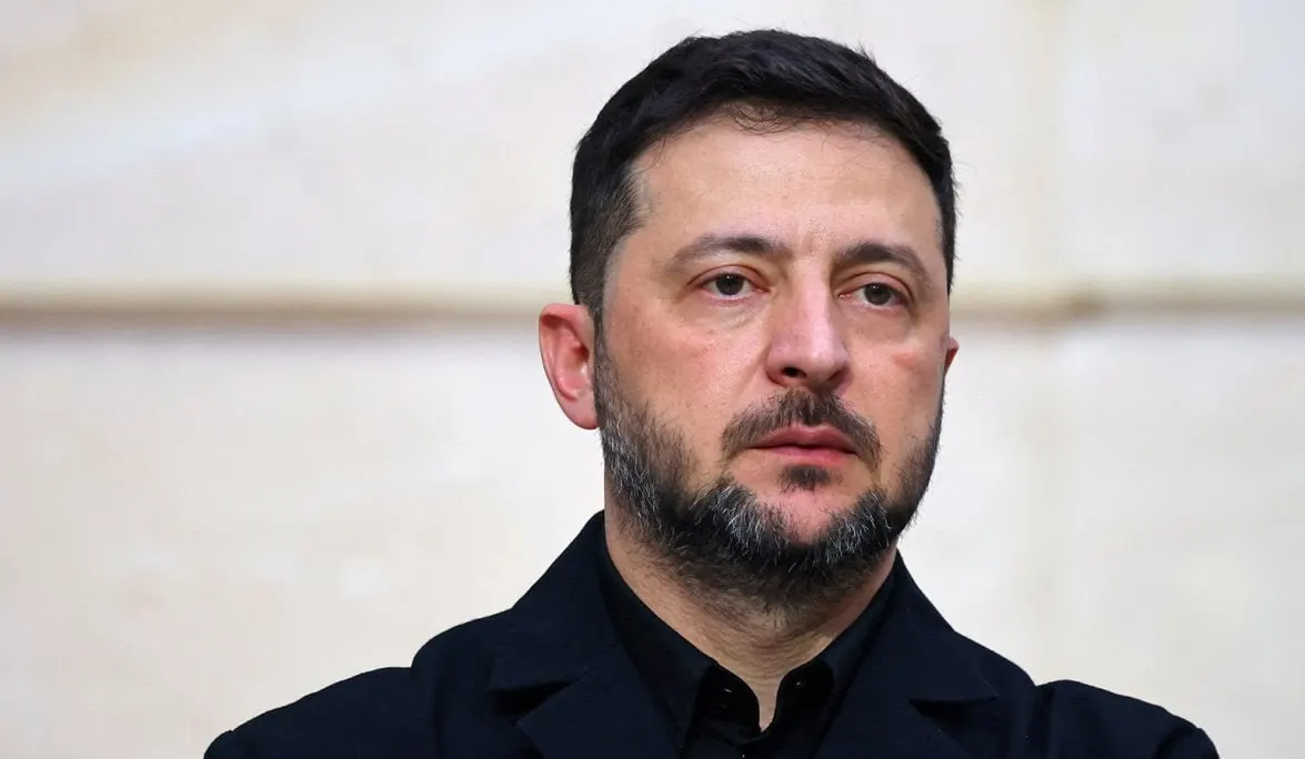 Президент Украины назвал заявление Путина на ПМЭФ «слабым ответом» и заявил, что российский лидер не желает прекращать войну. Ранее Зеленский предлагал временное прекращение огня и прямые переговоры на нейтральной площадке.