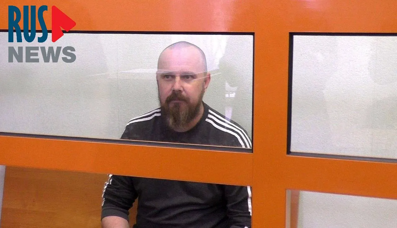 На суде Апестин признал, что разместил ссылку, но заявил, что не преследовал цели «пропаганды» и собирался сохранить видео в «Избранное». Прокурор представил переписки из его учётной записи и потребовал пароль от телефона.