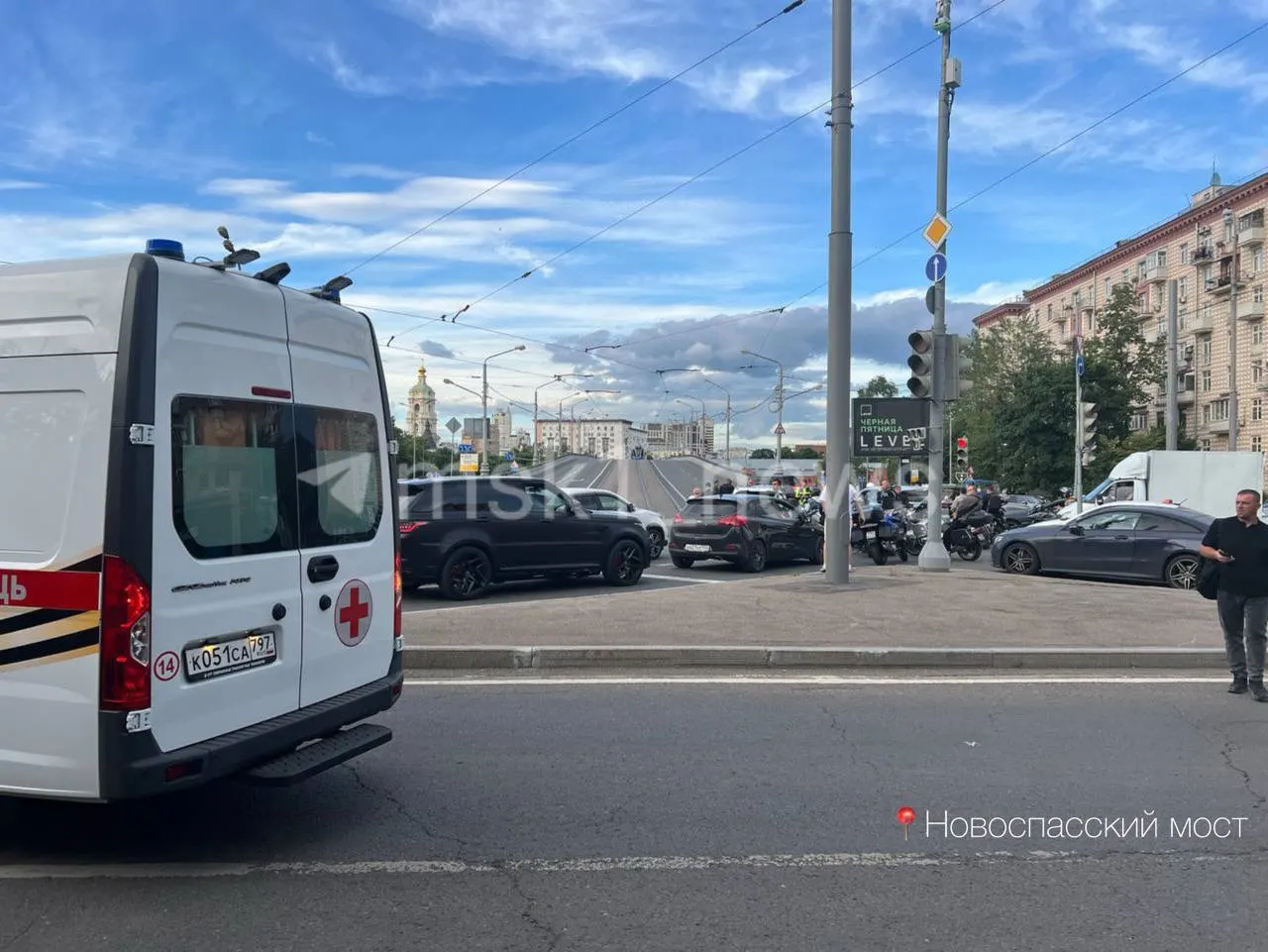 Движение по Новоспасскому мосту ограничено для машин; дорожная обстановка в столице оценивается в 8 баллов.