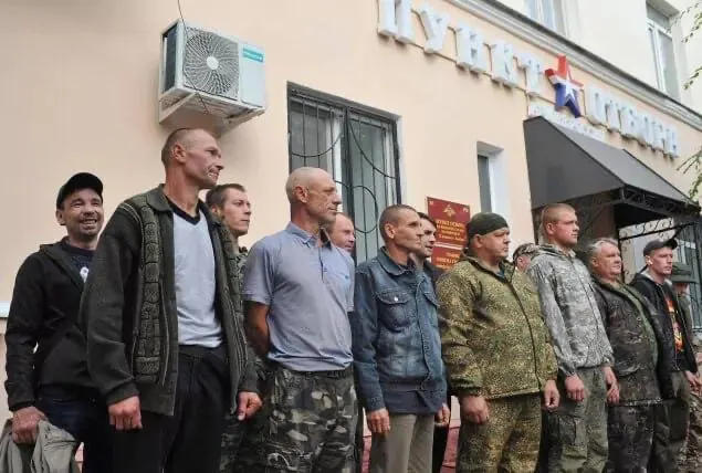 Депутаты якобы могут обратиться к руководству с предложением о новой волне мобилизации на первом заседании новой Госдумы. Законодательные инструменты уже подготовлены; одновременно поступают сигналы о массовых задержаниях и давлении в регионах.