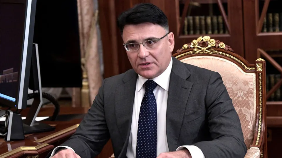 Александр Жаров заявил, что квоты помогут отобрать лучшие зарубежные ленты для проката и освободят экранное время для российских фильмов. Ранее выдвигались и другие инициативы по поддержке национального кинопроизводства; отраслевые оценки указывают на значительный объём теневого проката.
