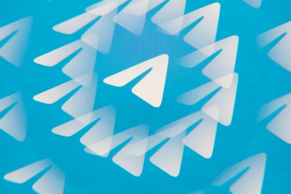 Основатель Telegram утверждает, что ограничения выталкивают специалистов за границу, делают «национальные» решения номинальными и не обеспечивают реальной независимости. С начала 2026 года отключения и замедления коснулись не только регионов, но и Москвы с Петербургом.