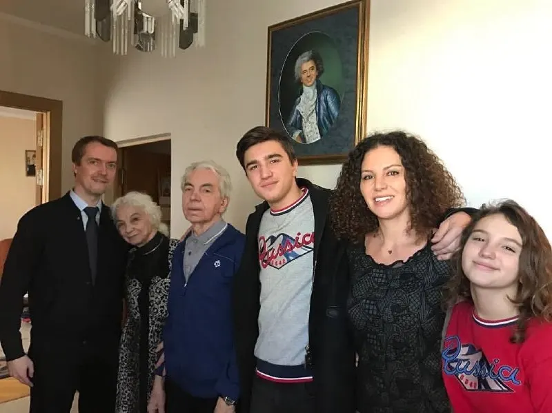 Людмила Петровна Хворостовская умерла на 91‑м году жизни. О смерти 16 июня сообщил министр культуры Красноярского края; власти края помогут с организацией похорон.