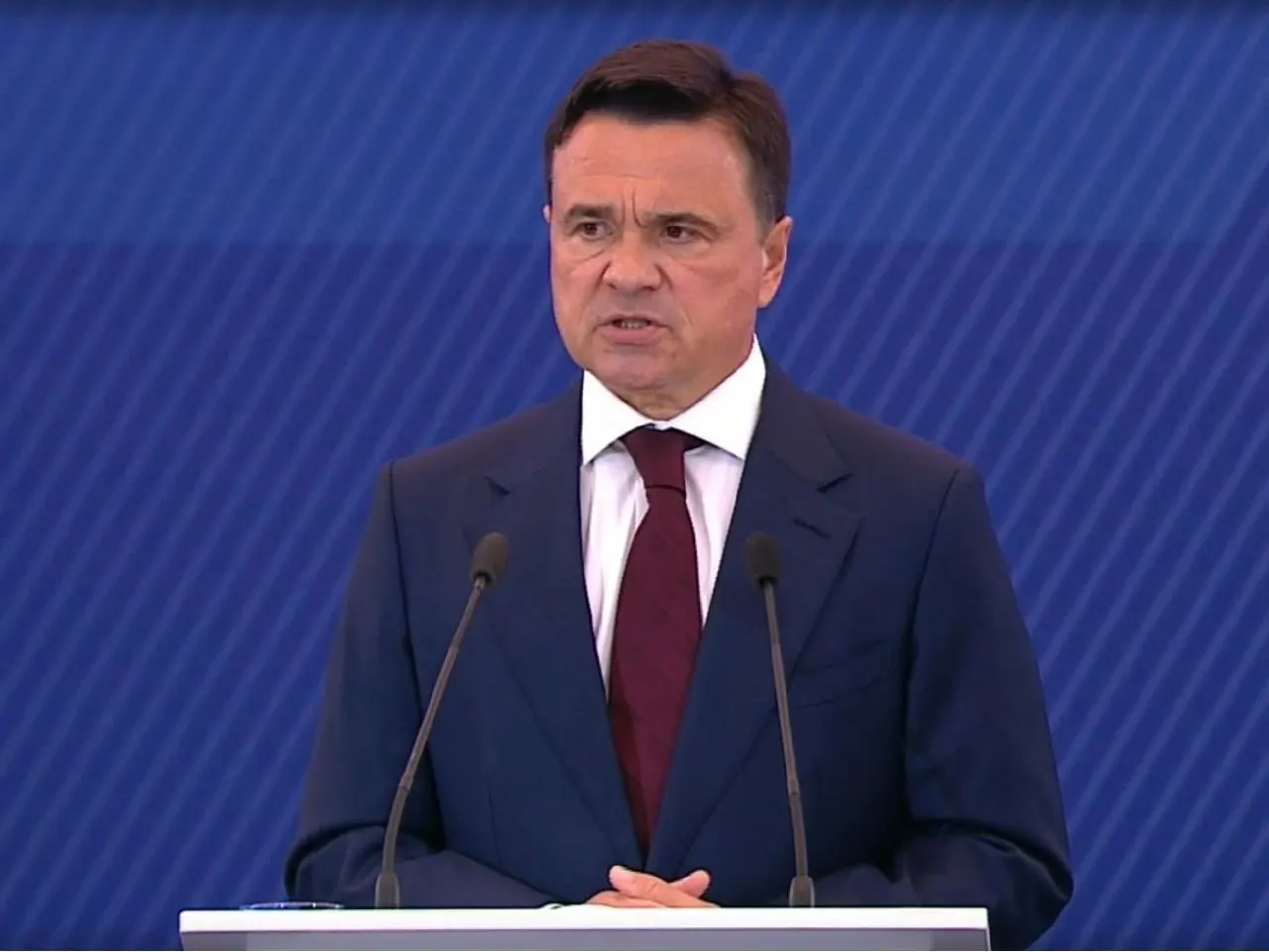 Губернатор Московской области заявил, что в Подмосковье по-прежнему много алкомаркетов и предложил размещать их только в «цивилизованных» местах, а не во дворах и на детских площадках.