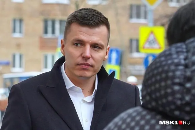 Бизнесмен, приговорённый к семи годам колонии за незаконные банковские операции на сумму более 250 млн рублей, подал апелляцию: защита направила жалобы в апреле. По информации защитника, он находится в СИЗО «Бутырка» и ведёт себя спокойно.