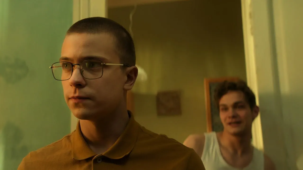 22‑летний актёр, известный по сериалам, исполнит роль Ивана в современном ремейке фильма по повести Карена Шахназарова. Премьера запланирована на 2027 год.