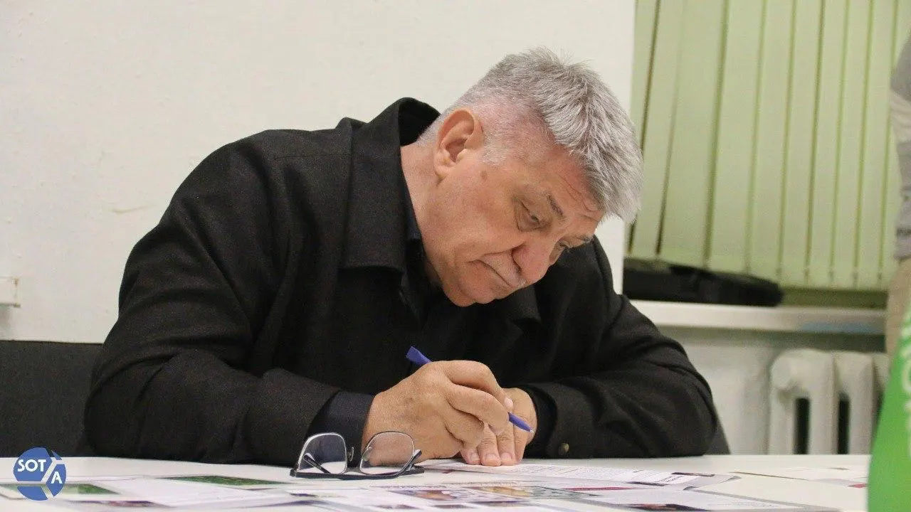 Режиссер в день рождения обнародовал обращение, где описал системный кризис отрасли и блокировку прокатных удостоверений, мешающую развитию авторского кино.