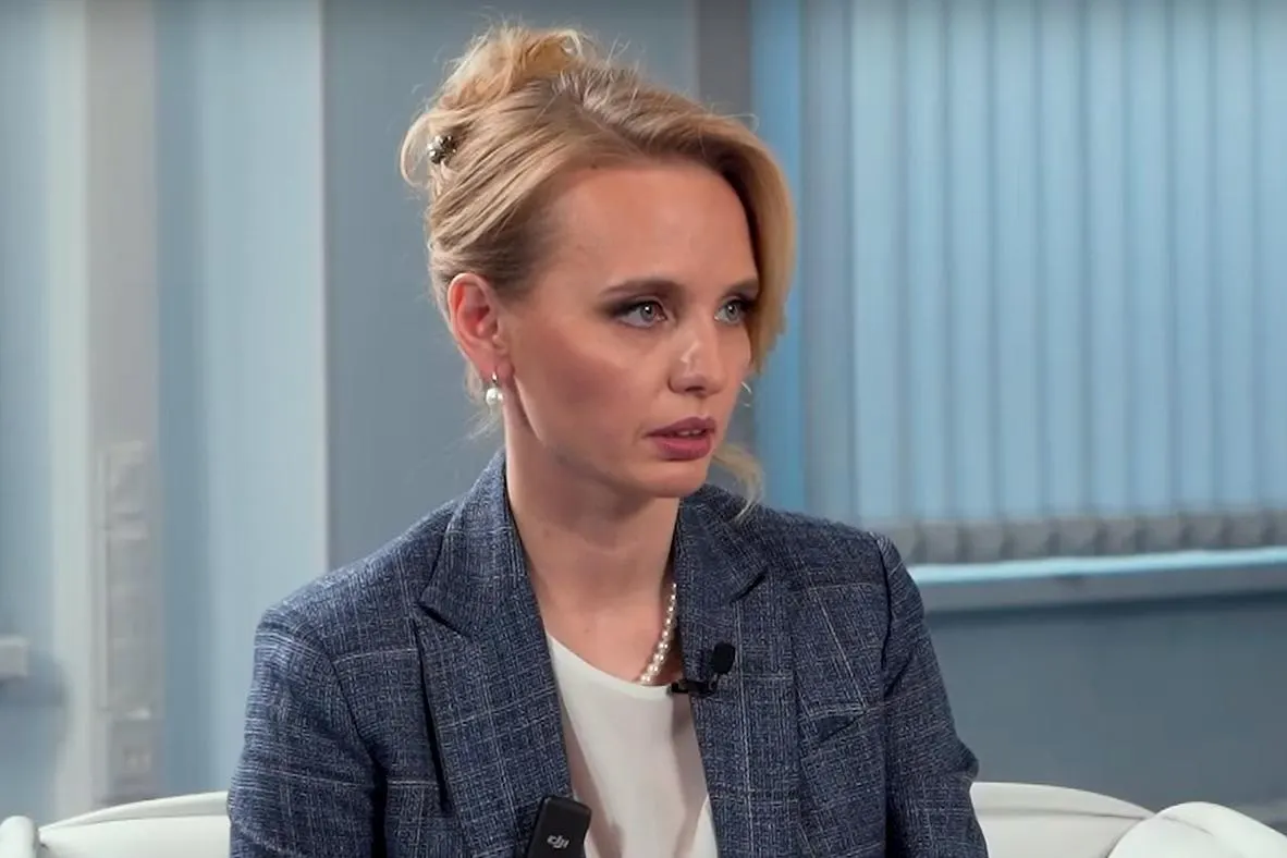 Мария Воронцова, с начала 2026 года возглавляющая МНОИ МГУ, вошла в число 63 соучредителей новой Ассоциации выпускников факультета фундаментальной медицины. Она продолжает курировать образовательные и научные проекты, а также находится под международными санкциями.