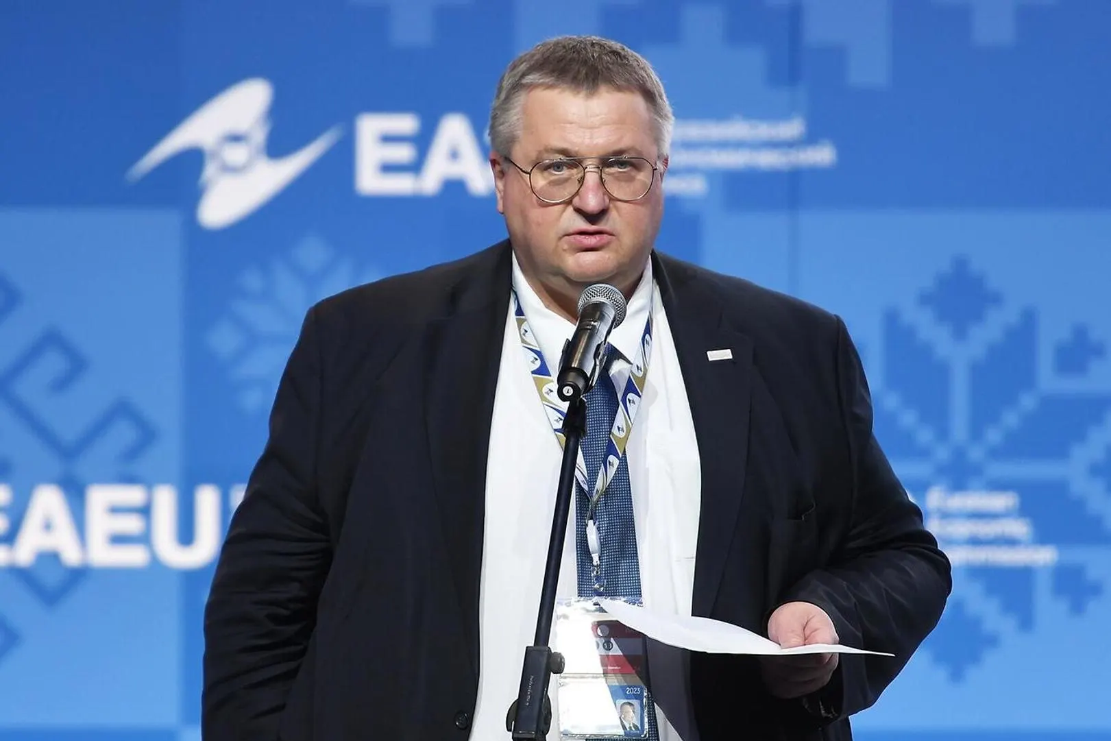 Вице‑премьер Алексей Оверчук заявил, что до декабря будут проработаны правовые последствия приостановки членства Армении в Евразийском экономическом союзе; дальнейшие шаги зависят от итогов парламентских выборов в Ереване.