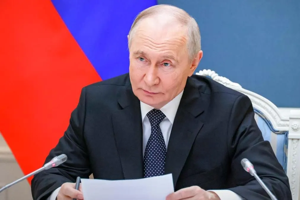 Поправки к указу №95 расширяют механизм временного исполнения обязательств: теперь он распространяется и на банковские вклады иностранных кредиторов из стран, признанных «недружественными». Указ вступил в силу 1 июня 2026 года.