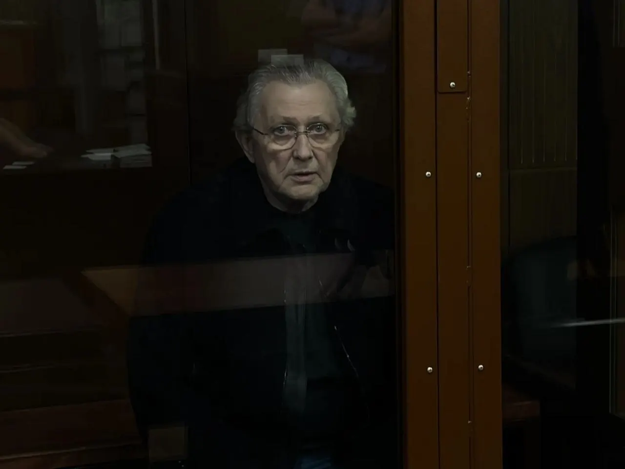Бизнесмена задержали в Петербурге и доставили в Москву по делу об убийстве депутата. При обыске в его доме всё прошло спокойно: там были адвокаты, а сам Трабер, по словам собеседника, выглядел собранно.