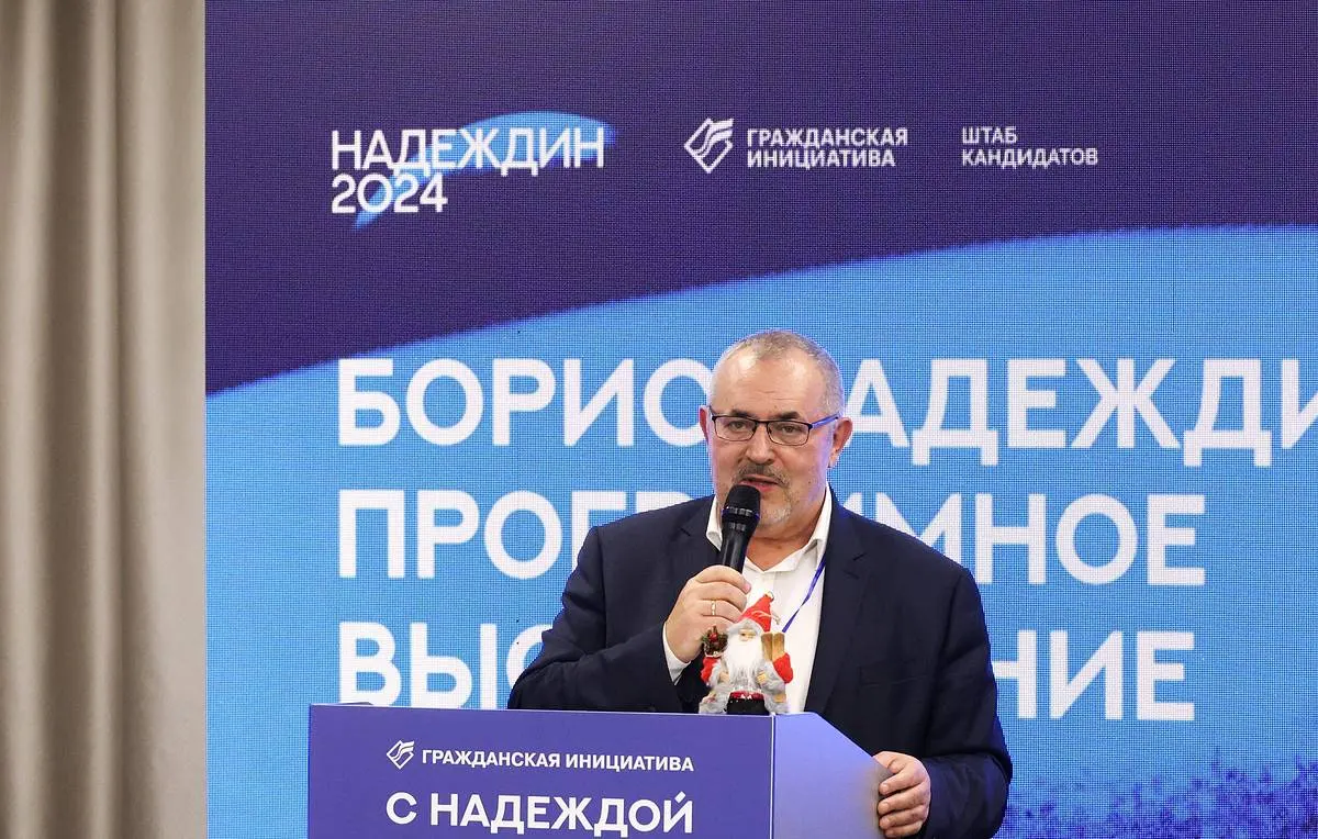 Дмитрий Трунин пришёл в отдел полиции и подал заявление о пропаже политика — сторонники сообщают, что Надеждина нет среди задержанных.