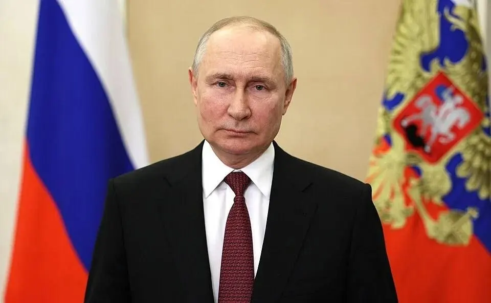 Президент подписал закон о предоставлении военным доступа к сведениям ЗАГС о составе семей россиян, а также ряд других нормативных актов, включая меры по сим-картам, обучению ИИ и ответственности управляющих компаний.