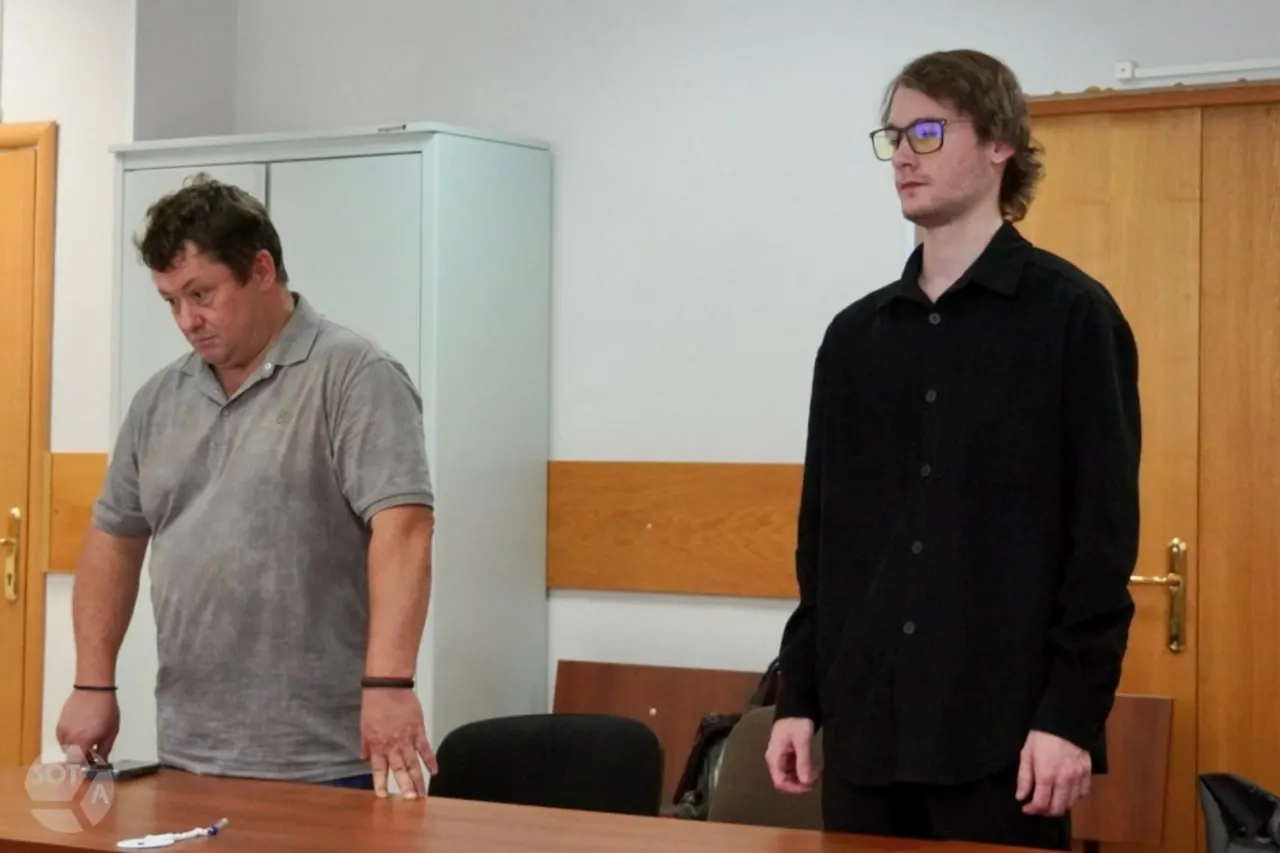 Замоскворецкий суд Москвы назначил директору отдела продаж издательства 4 года лишения свободы условно по обвинениям в участии в деятельности экстремистской организации и вовлечении в неё. Суд также постановил конфисковать более 2,9 млн рублей.