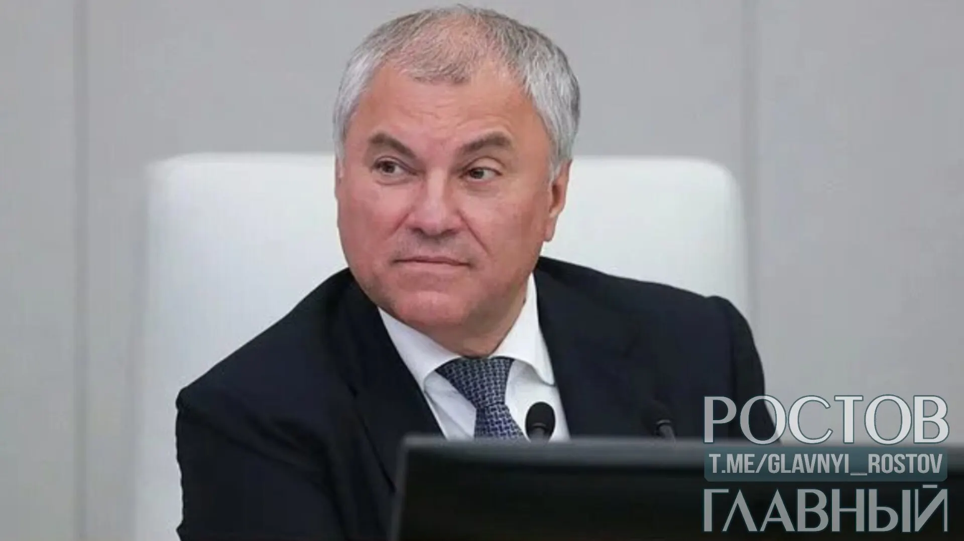 Спикер Госдумы заявил, что перебои на АЗС страна преодолеет так же, как и предыдущие вызовы — благодаря консолидации и общему пониманию.
