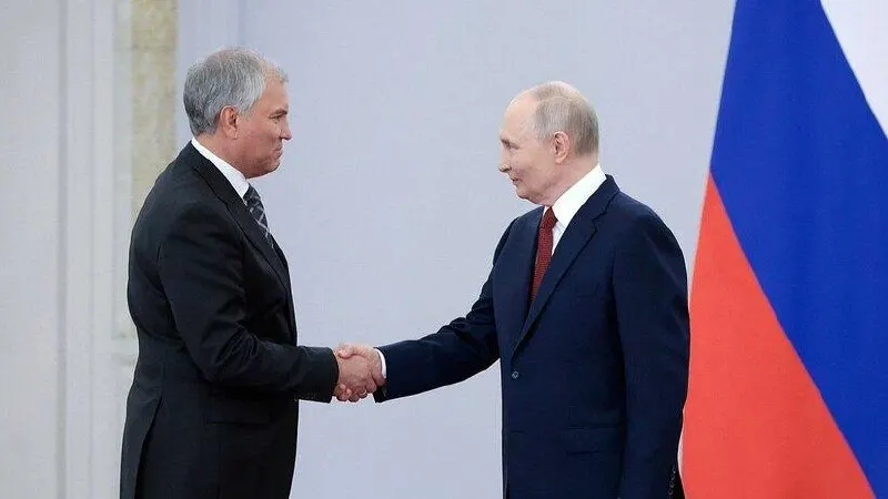 После вручения ордена 27 июля Володин отметил, что президент способствовал становлению конкурентной партийной системы и укреплению политической устойчивости страны.