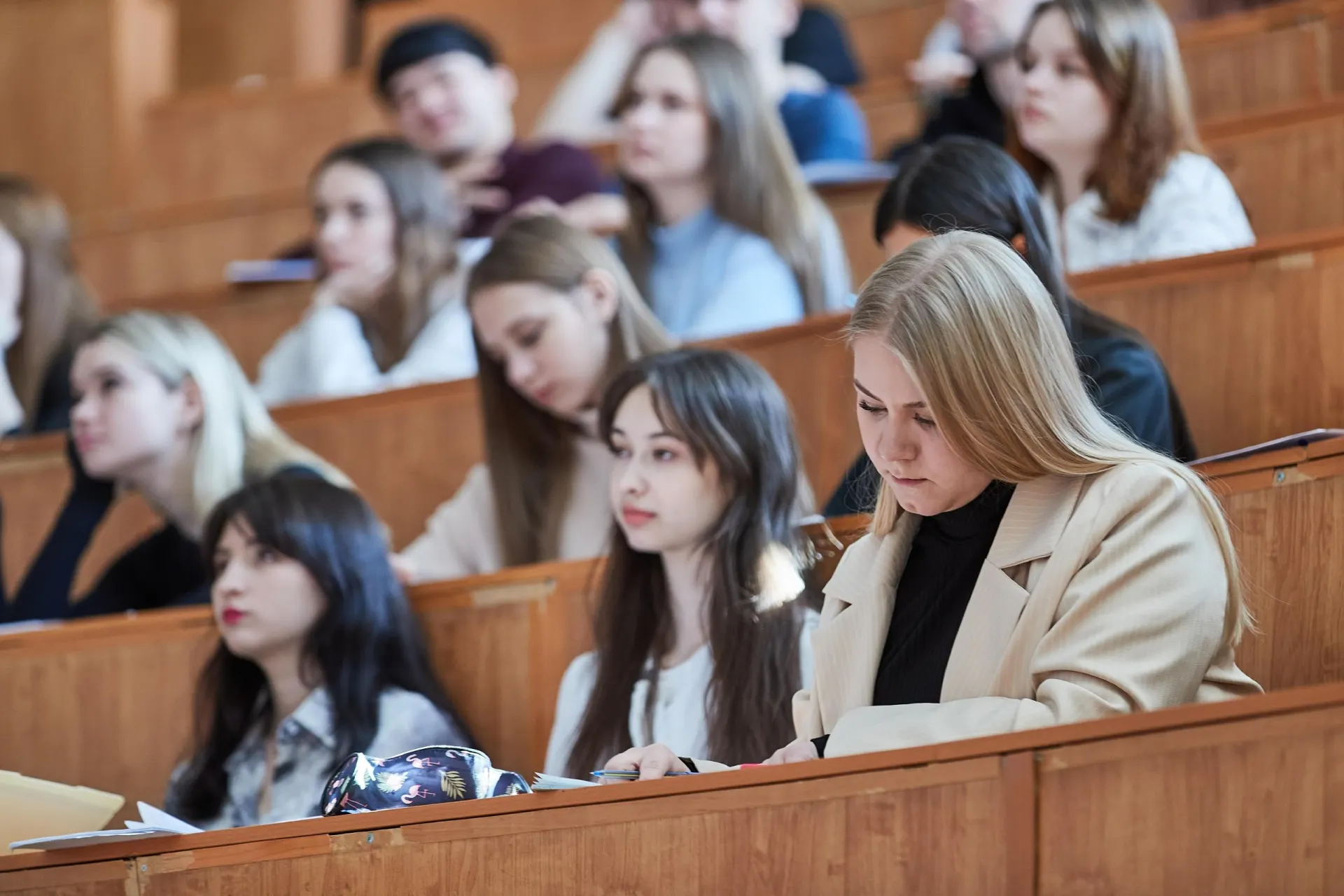 По новым правилам студентов смогут отчислять в любой момент; введена система компенсаций вместо штрафов и усилен контроль за целевым обучением.