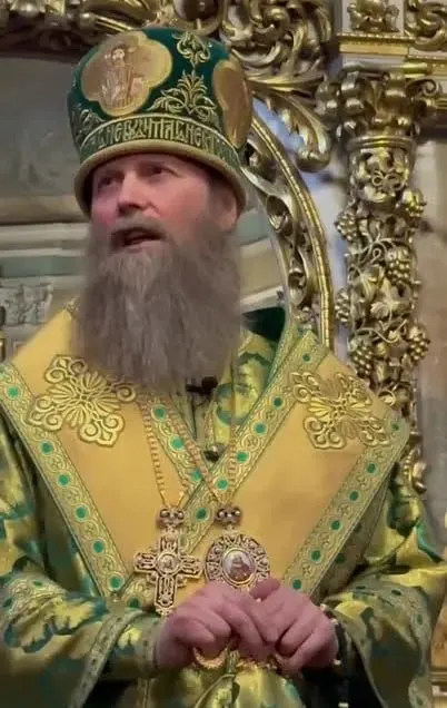 Силуан (Александр Вьюров) указал на крест на запястье коптских христиан как пример «несмываемой печати христианства», отметив при этом, что в РПЦ нет общего соборного решения по татуировкам.