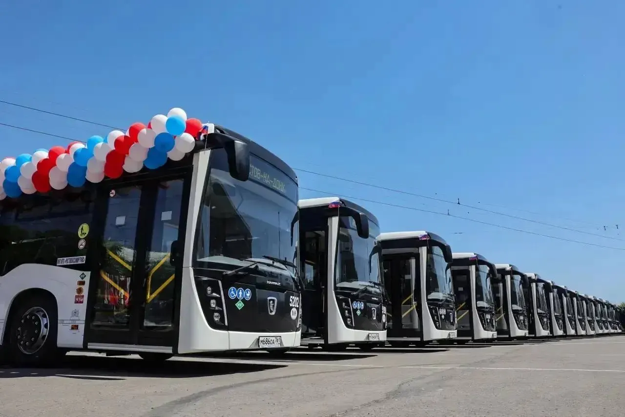 В 2027 году регион получит 642 млн рублей федеральных средств на закупку 112 автобусов; более 1,2 млрд рублей добавят из областного бюджета и других источников для обновления парка.