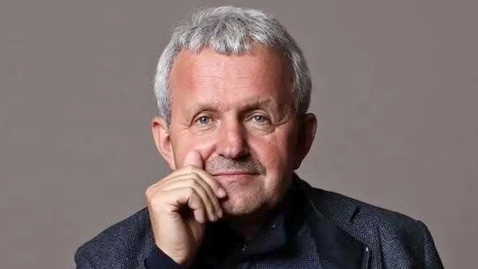 Силовики задержали двух топ‑менеджеров холдинга и предъявили обвинения в особо крупном мошенничестве по делу проекта «Транспорт будущего». Следствие связывает дело с покупками и переработкой импортных беспилотников.